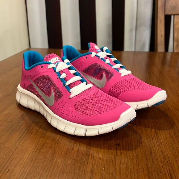 nike free run girl shoes